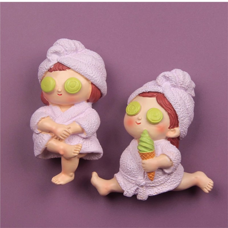 Wearing Nightgown Girl Resin R - Phone Accessories For Old People recensie en prijs