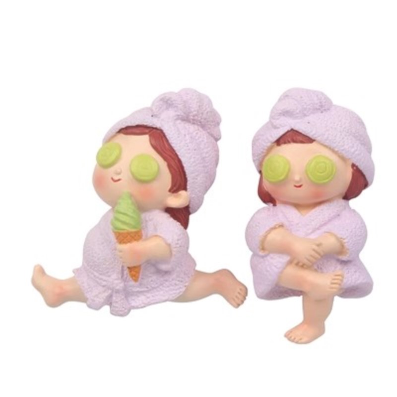 Wearing Nightgown Girl Resin R - Phone Accessories For Old People recensie en prijs